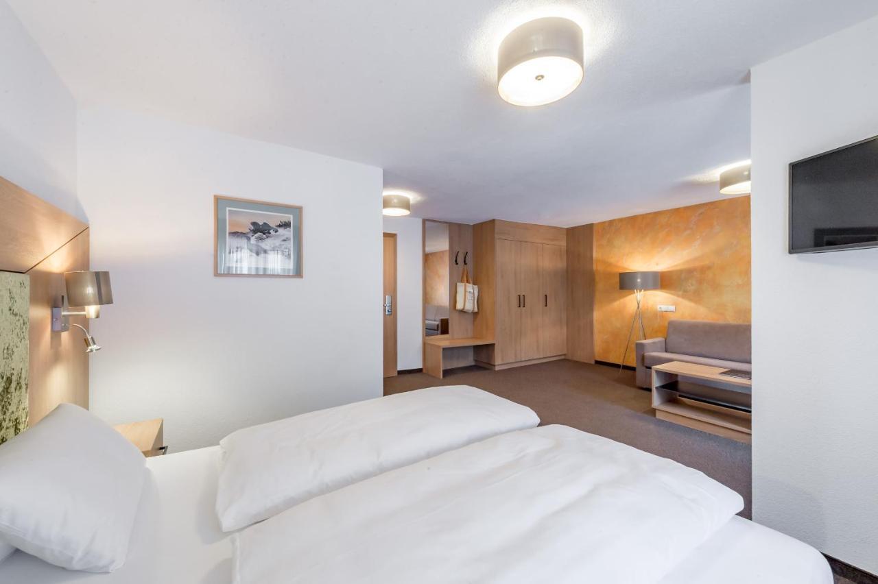 Riders In Hotel Сьолден Екстериор снимка