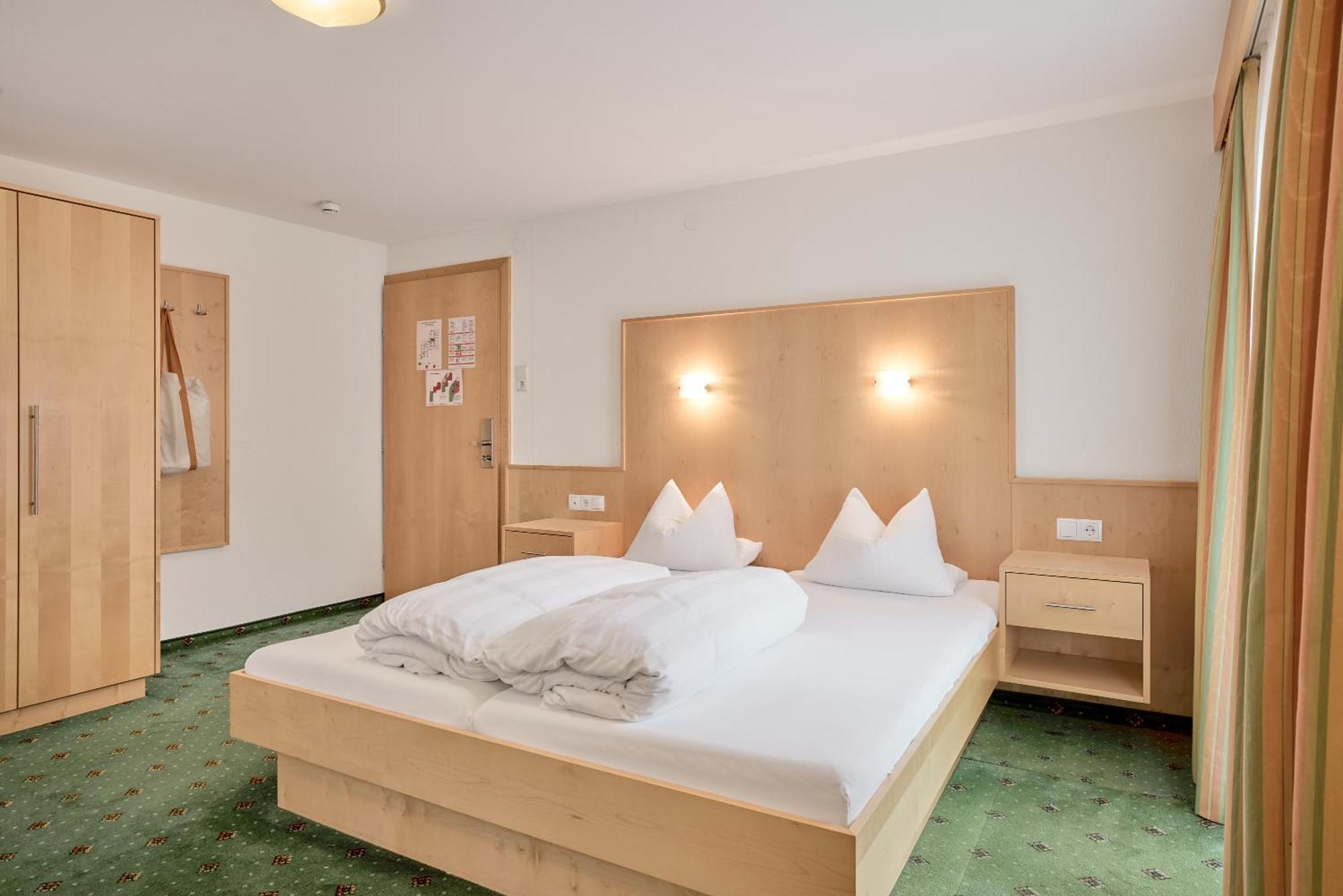Riders In Hotel Сьолден Екстериор снимка